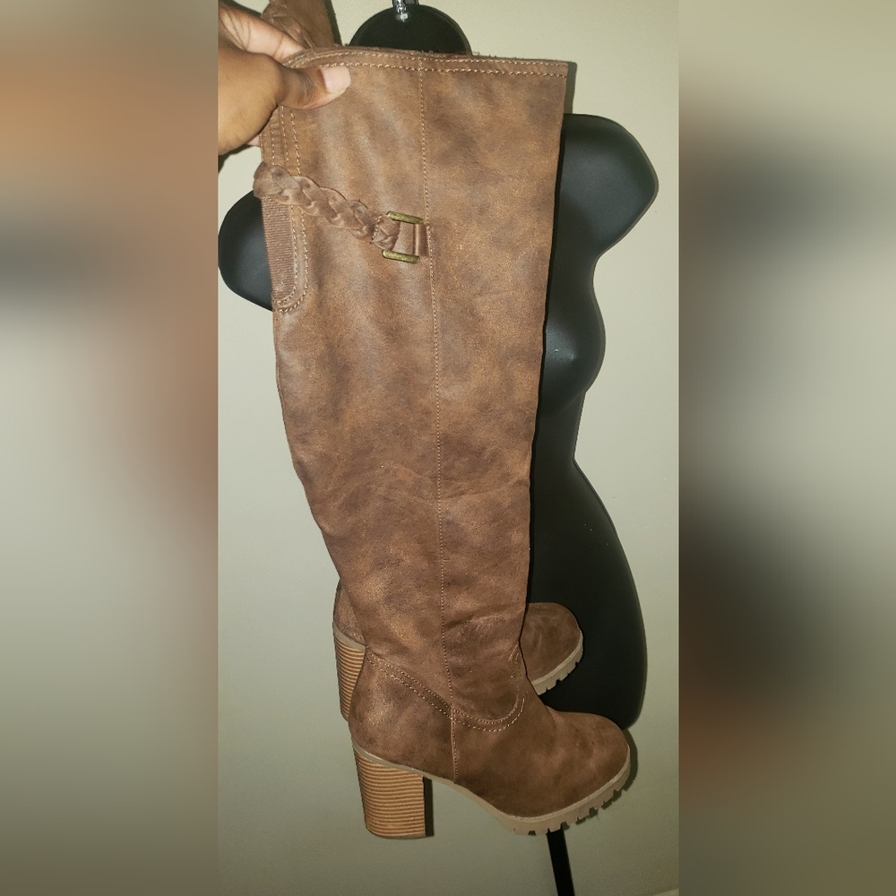 COWGIRLS WORLD